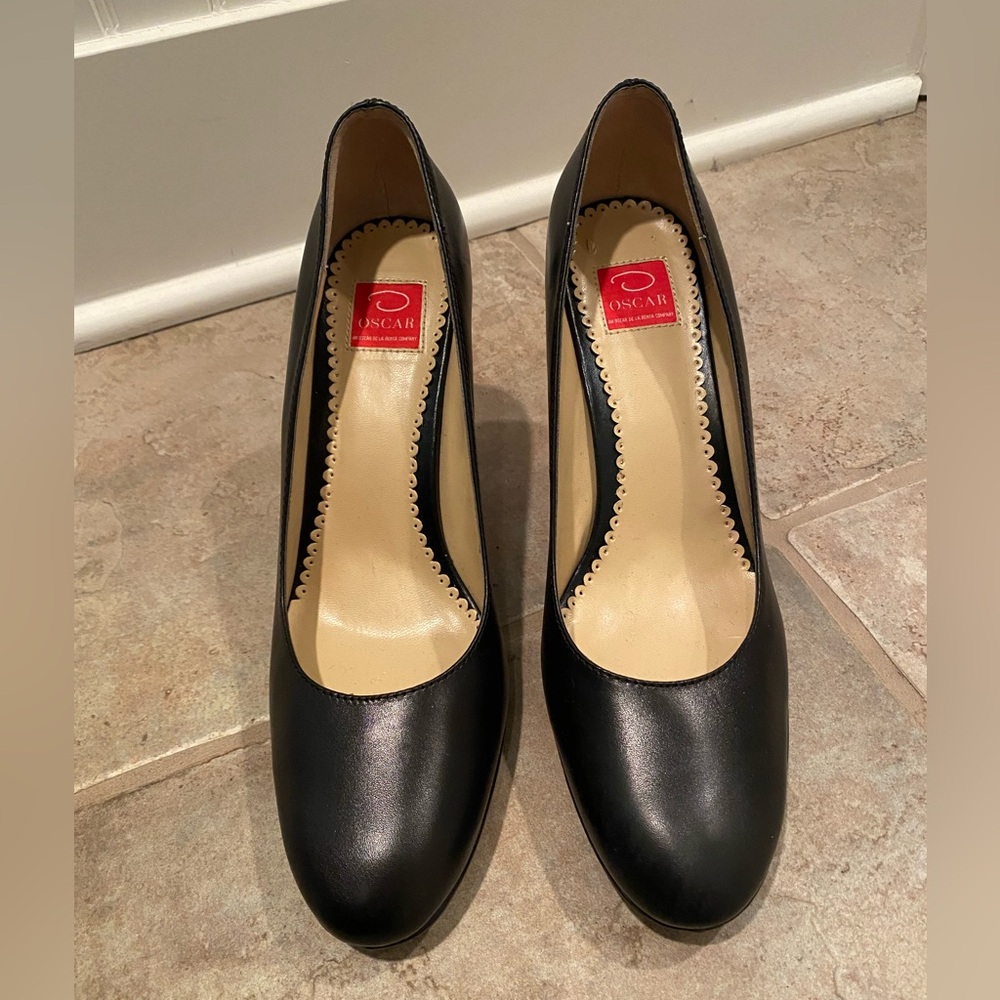 Oscar de La Renta Classic Black High Heel Pumps 9M